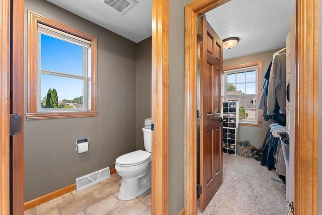3994 THREE PENNY COURT, De Pere, WI 54115