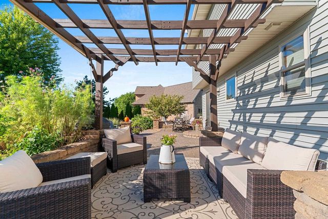 3994 THREE PENNY COURT, De Pere, WI 54115