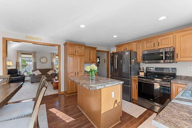 3994 THREE PENNY COURT, De Pere, WI 54115
