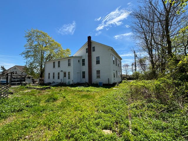 129 West Main Street, Clinton, CT 06413