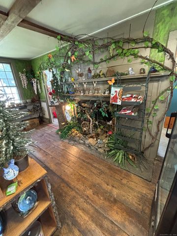 129 West Main Street, Clinton, CT 06413