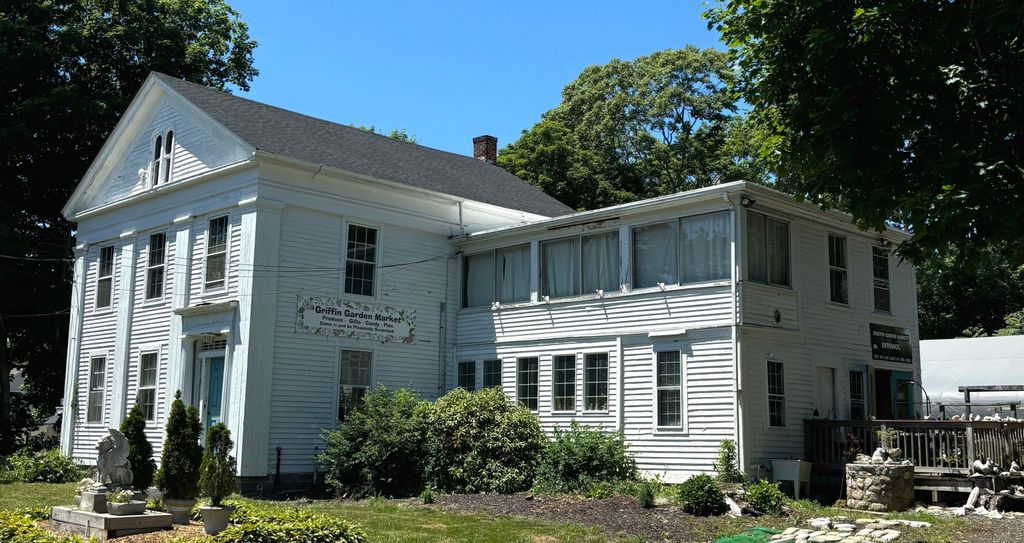 129 West Main Street, Clinton, CT 06413