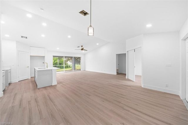 4004 17th ST SW, Lehigh Acres, FL 33976