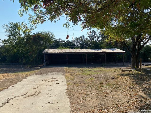 186 oak ridge, Center Point, TX 78010