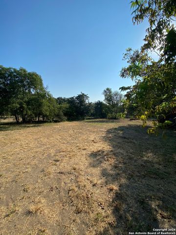 186 oak ridge, Center Point, TX 78010