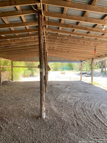 186 oak ridge, Center Point, TX 78010