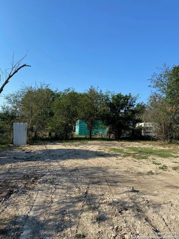 186 oak ridge, Center Point, TX 78010