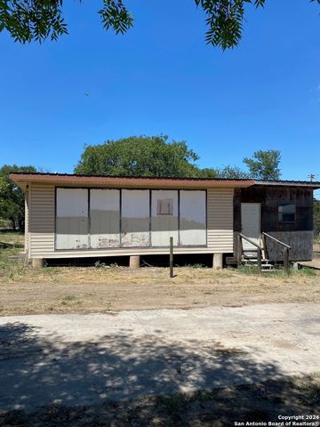 186 oak ridge, Center Point, TX 78010