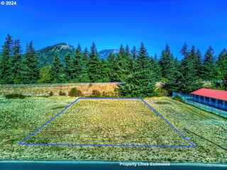 93 E CASCADE Dr, North Bonneville, WA 98639