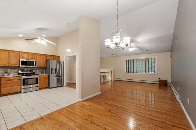 17 Teddy Road, Worcester, MA 01603