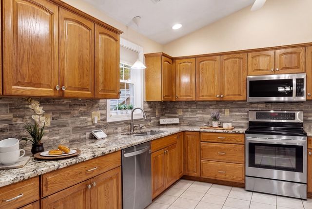 17 Teddy Road, Worcester, MA 01603
