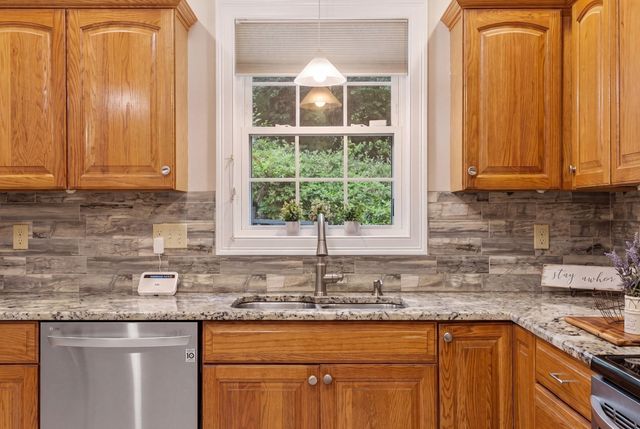 17 Teddy Road, Worcester, MA 01603