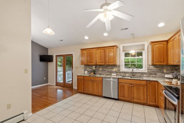 17 Teddy Road, Worcester, MA 01603