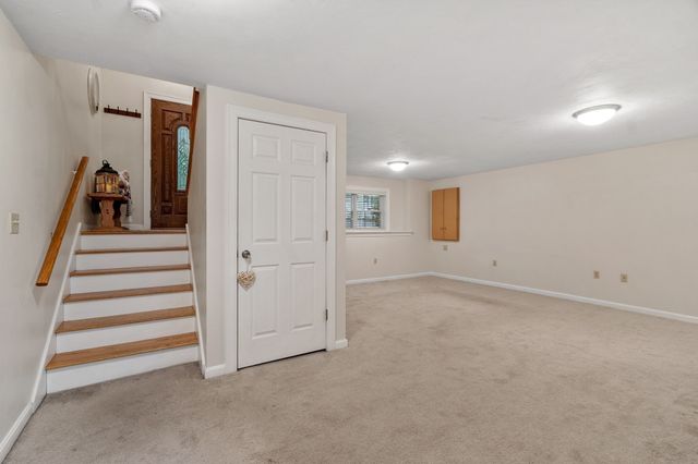 17 Teddy Road, Worcester, MA 01603