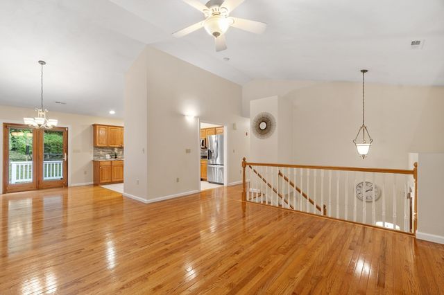 17 Teddy Road, Worcester, MA 01603