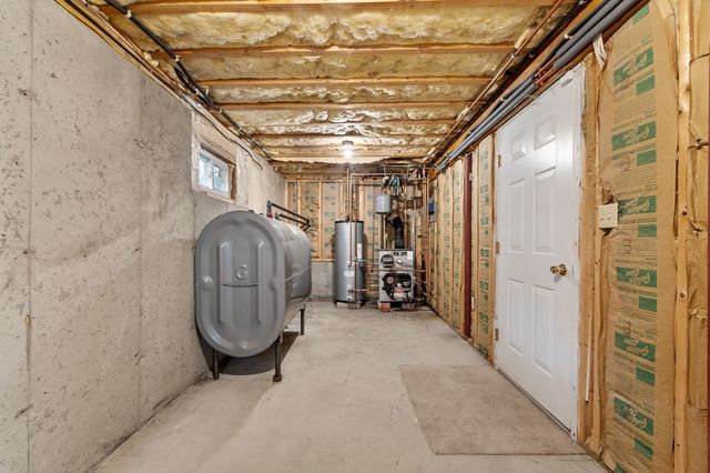 17 Teddy Road, Worcester, MA 01603