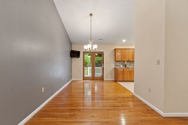 17 Teddy Road, Worcester, MA 01603
