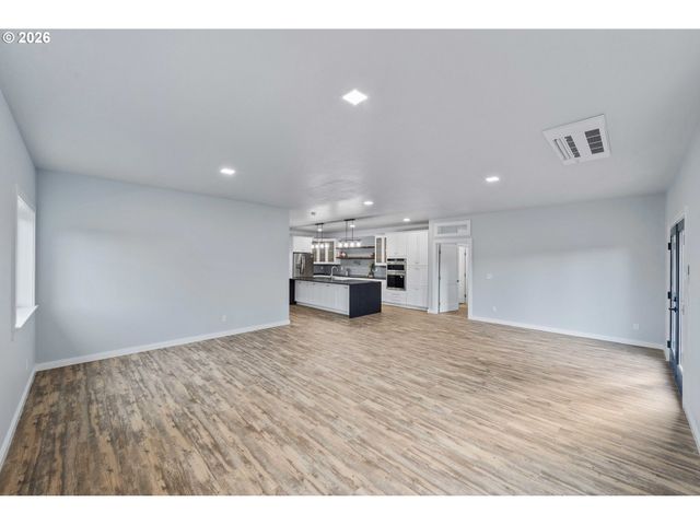 905 BELLEVUE Dr, Reedsport, OR 97467