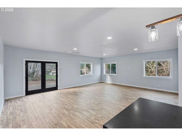 905 BELLEVUE Dr, Reedsport, OR 97467