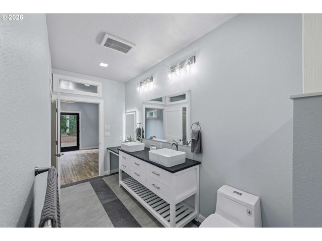 905 BELLEVUE Dr, Reedsport, OR 97467