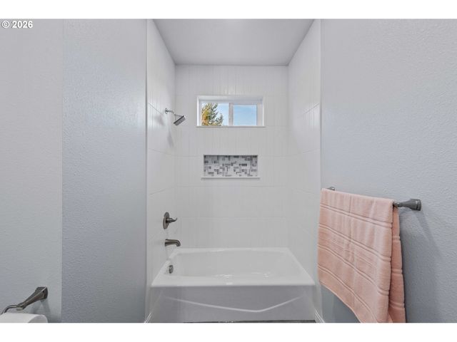 905 BELLEVUE Dr, Reedsport, OR 97467