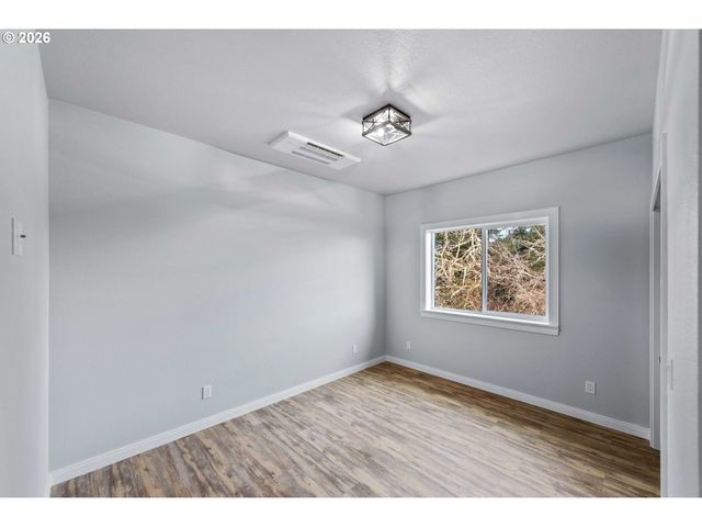 905 BELLEVUE Dr, Reedsport, OR 97467