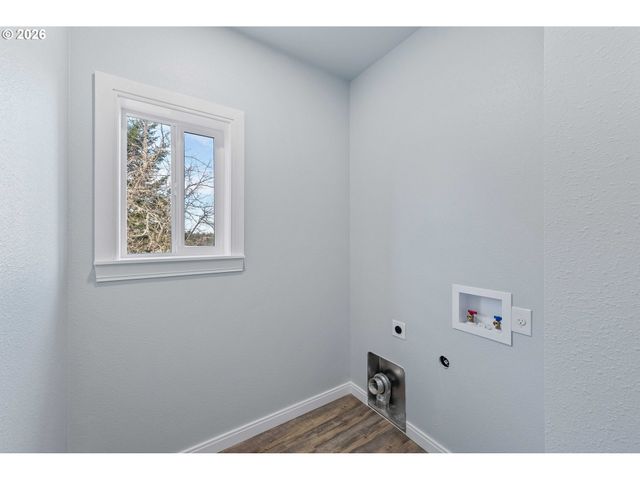 905 BELLEVUE Dr, Reedsport, OR 97467