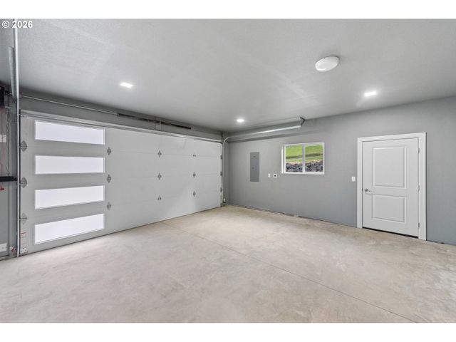 905 BELLEVUE Dr, Reedsport, OR 97467