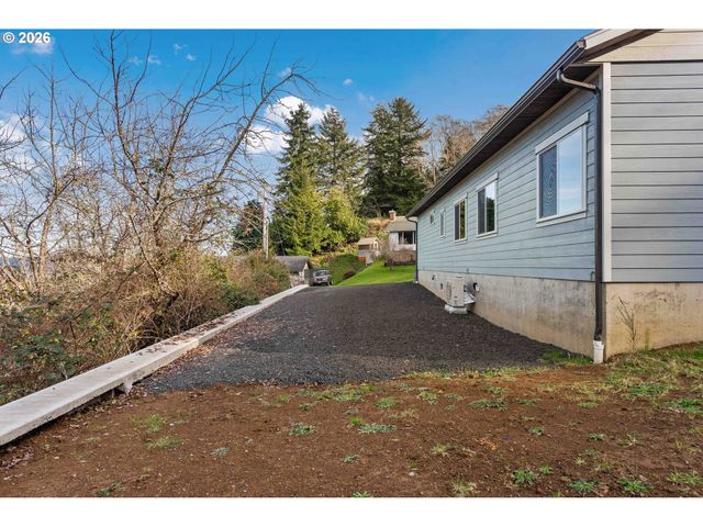 905 BELLEVUE Dr, Reedsport, OR 97467