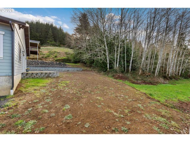 905 BELLEVUE Dr, Reedsport, OR 97467