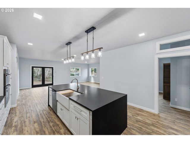 905 BELLEVUE Dr, Reedsport, OR 97467