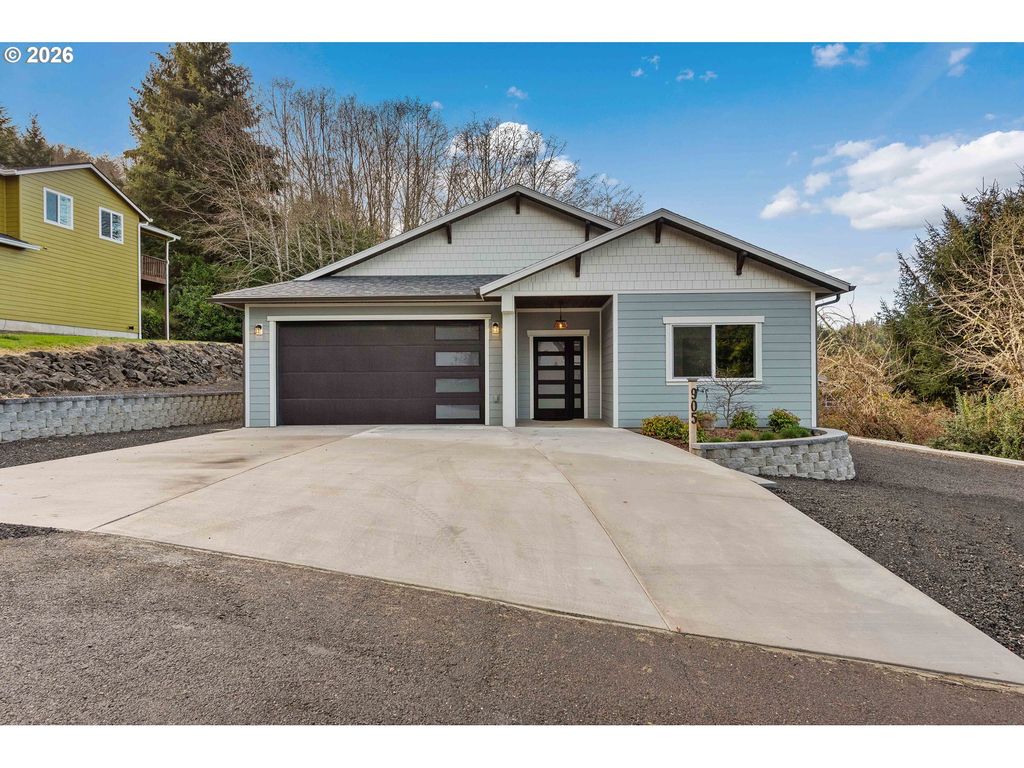 905 BELLEVUE Dr, Reedsport, OR 97467
