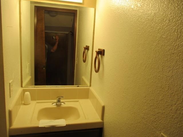 140 Gibson Drive 12, Hollister, CA 95023