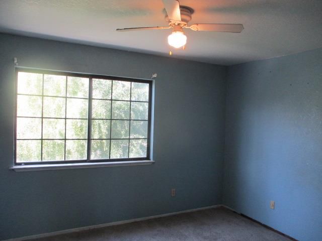 140 Gibson Drive 12, Hollister, CA 95023