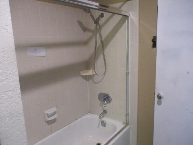 140 Gibson Drive 12, Hollister, CA 95023