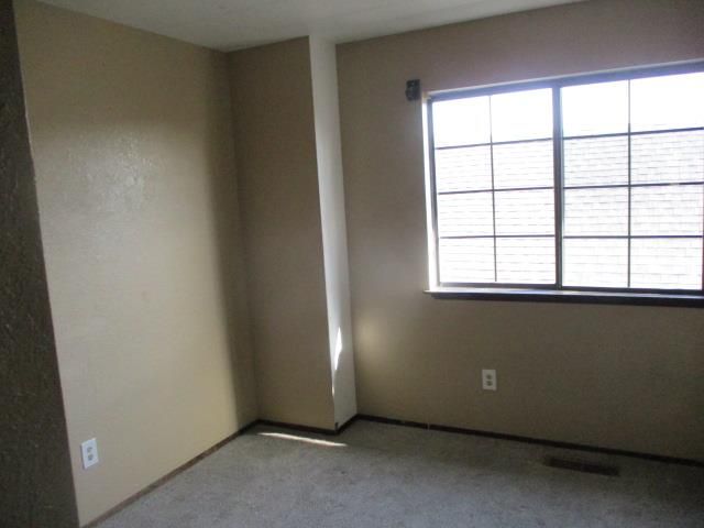 140 Gibson Drive 12, Hollister, CA 95023