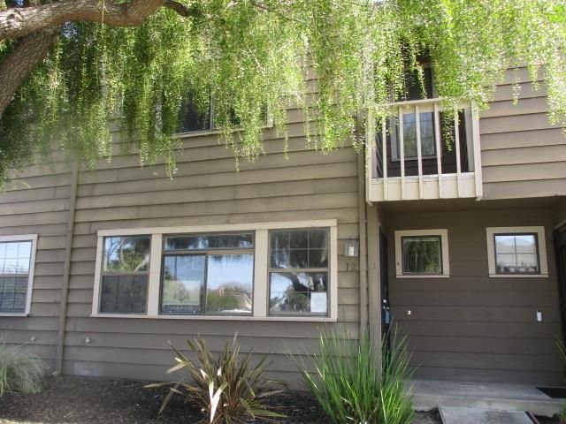 140 Gibson Drive 12, Hollister, CA 95023