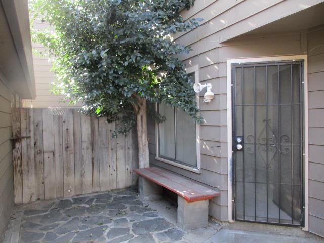 140 Gibson Drive 12, Hollister, CA 95023