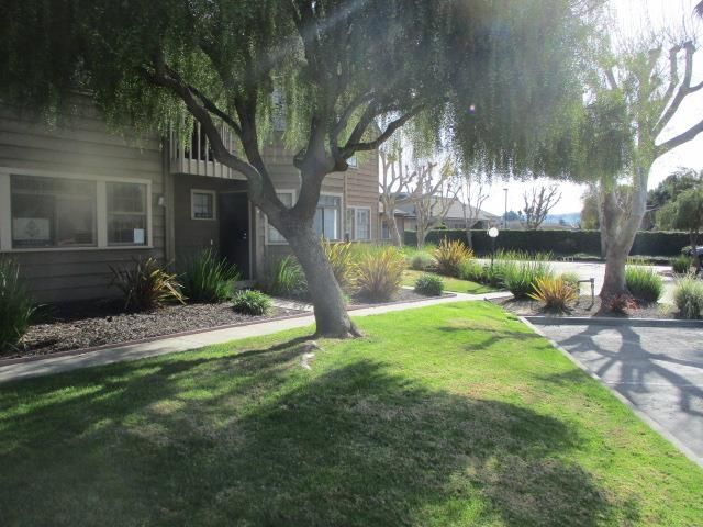 140 Gibson Drive 12, Hollister, CA 95023