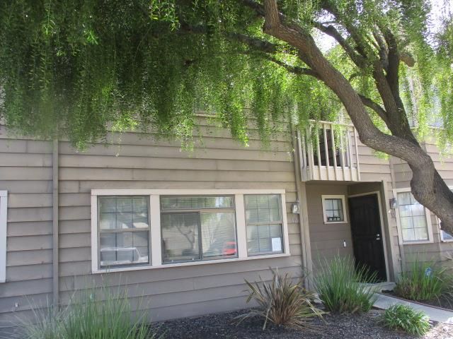 140 Gibson Drive 12, Hollister, CA 95023