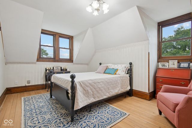 1210 16th Street, Columbus, IN 47201