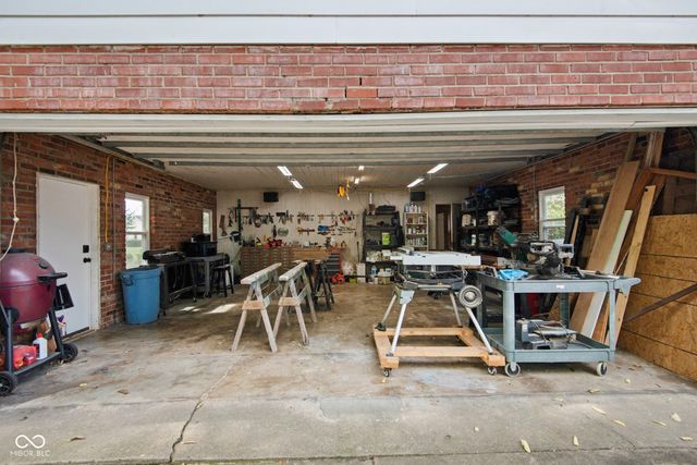 1210 16th Street, Columbus, IN 47201