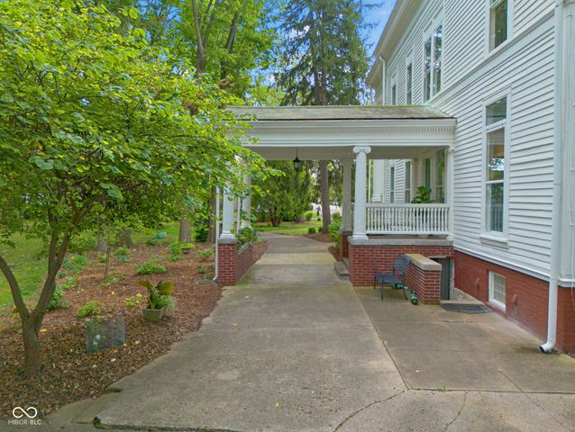 1210 16th Street, Columbus, IN 47201