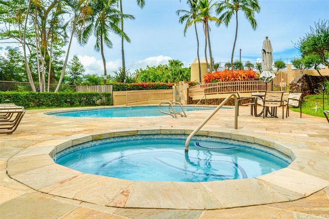 3050 Ala Poha Place 15E, Honolulu, HI 96818