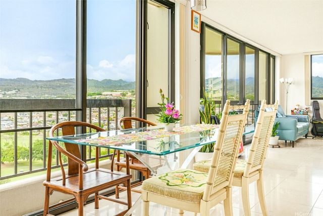 3050 Ala Poha Place 15E, Honolulu, HI 96818