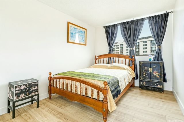 3050 Ala Poha Place 15E, Honolulu, HI 96818