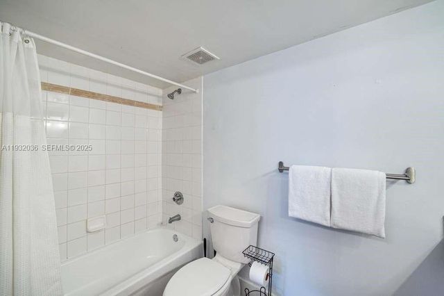 1200 Brickell Bay Dr 2202, Miami, FL 33131