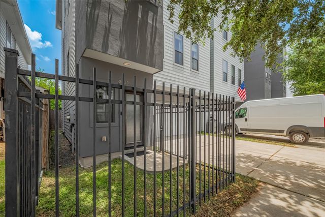 2115 Hadley Street, Houston, TX 77003