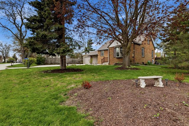 3634 Koehler DRIVE, Sheboygan, WI 53083