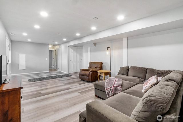 4114 Shorecrest Drive NE, Moses Lake, WA 98837